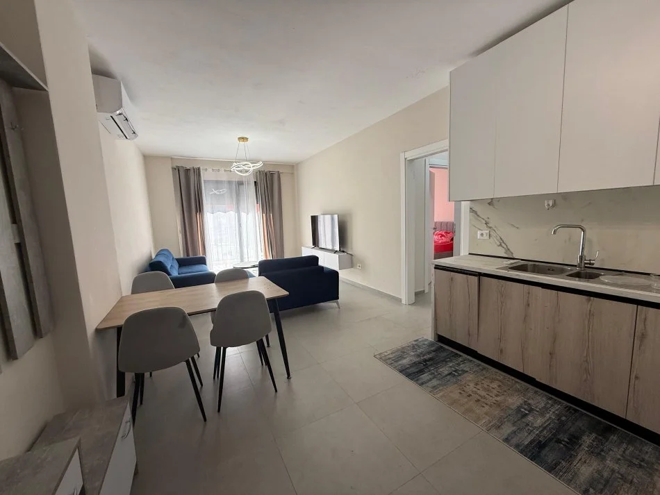 Tirane, jepet me qera apartament 1+1+Ballkon Kati 2, 65 m² 750 € (Kodra e Diellit)