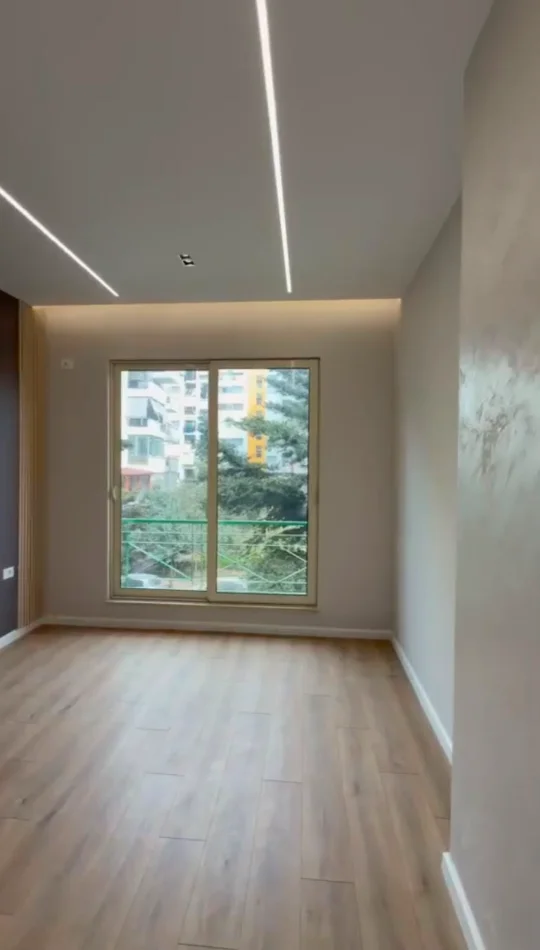 Tirane, shitet apartament 1+1 , 52 m² 97.000 € (perball qendra kristal, mbi unaze)
