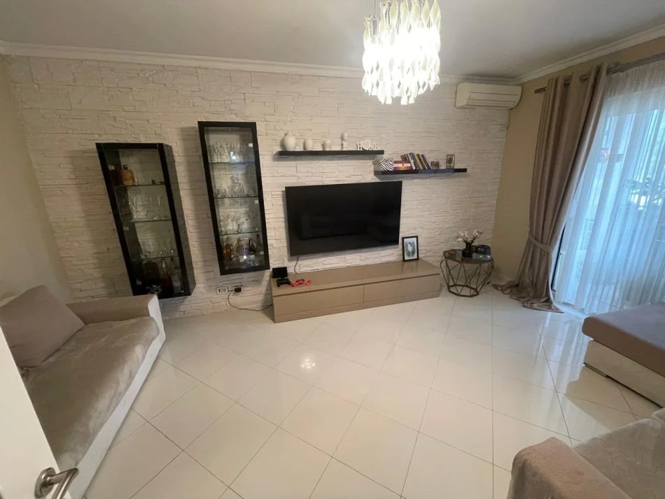 Durres, shitet apartament 2+1+Ballkon Kati 6, 118 m² 230.000 € (Vollga)