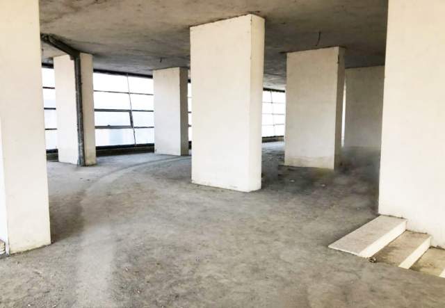 Shkoder, shitet 1.100 m² 557.000 Euro (Shkoder)