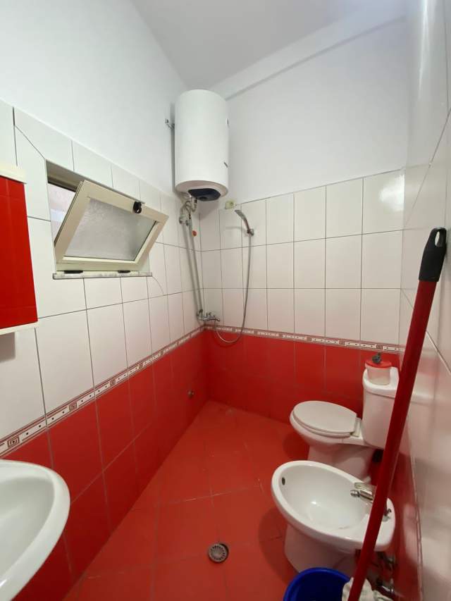 Tirane, jepet me qera shtepi 1+1 Kati 1, 55 m² 30000 Leke (Bajram Allaraj)