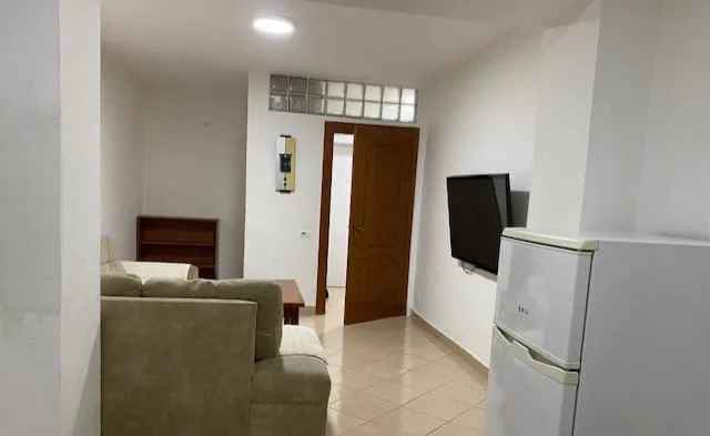 Tirane, jepet me qera apartament 2+1+Ballkon Kati 3, 87 m² 430 € (Kongresi Manastirit)