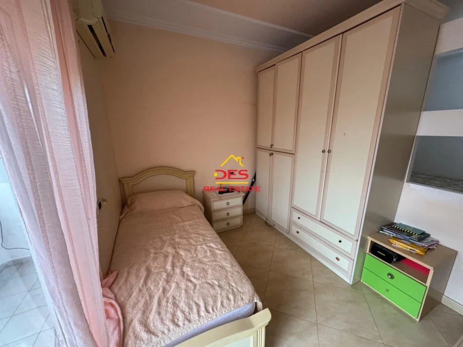 Vlore, shitet apartament 2+1+Ballkon Kati 8, 137 m² 220.000 € (Rruga Sadik Zotaj)