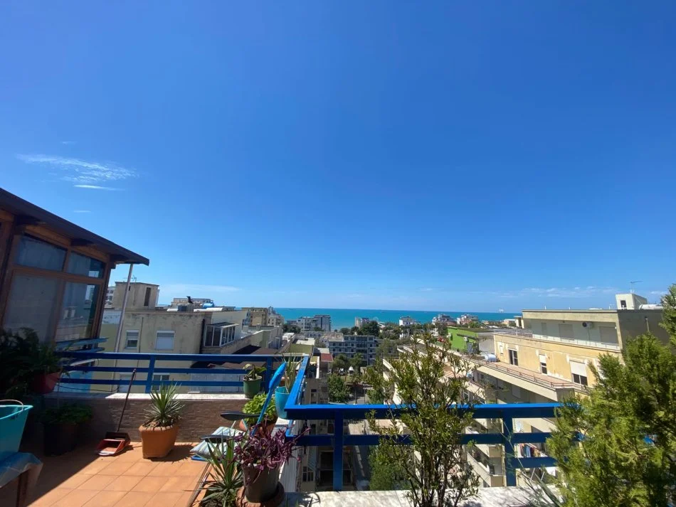 Durres, shitet apartament+verande | Penthouse 2+1+Aneks+Ballkon Kati 9, 160 m² 135.000 € (PAVARESIA)