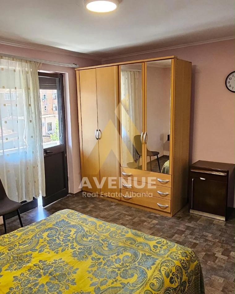 Tirane, jepet me qera apartament 1+1+Ballkon Kati 4, 60 m² 500 € (Rruga Mihal Grameno)
