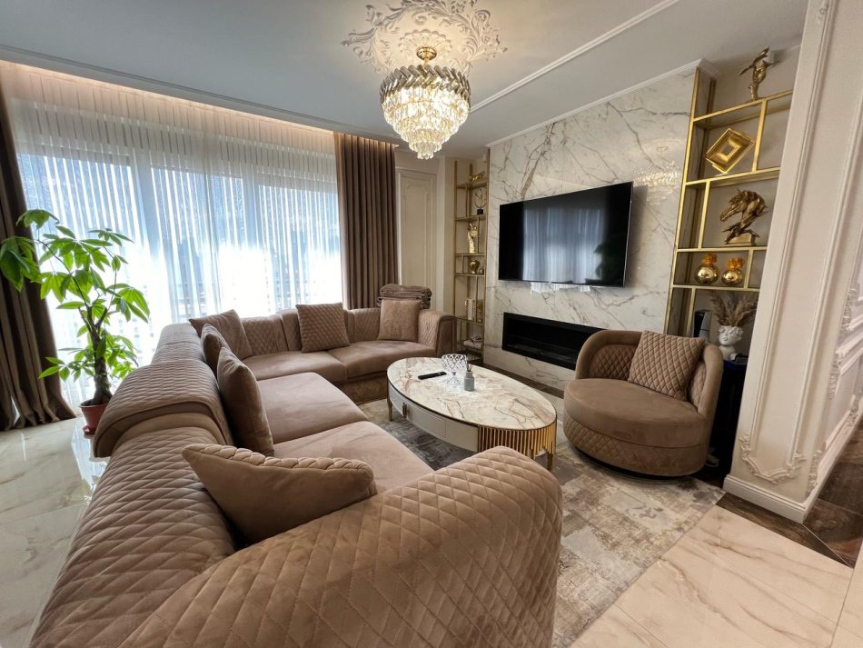 Tirane, shitet apartament 3+1+Ballkon Kati 10, 144 m² 365.000 € (Optika Roma)