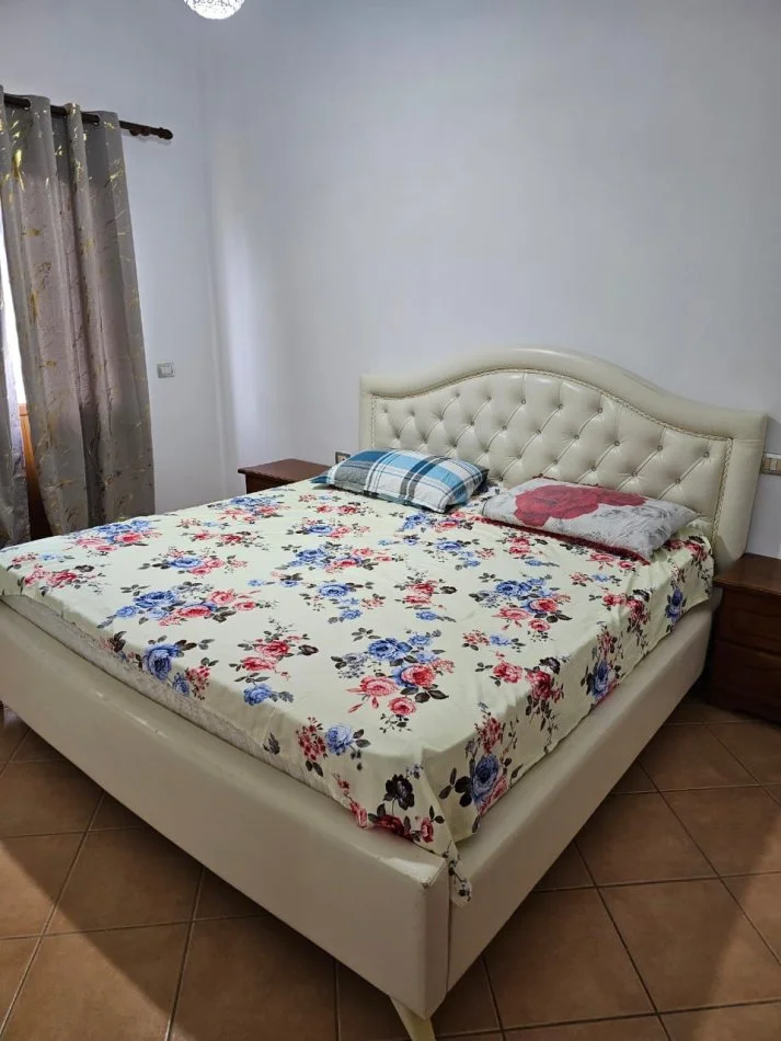 Tirane, jepet me qera apartament 3+1 Kati 2, 90 m² 550 € (Marlin Barleti Selite)