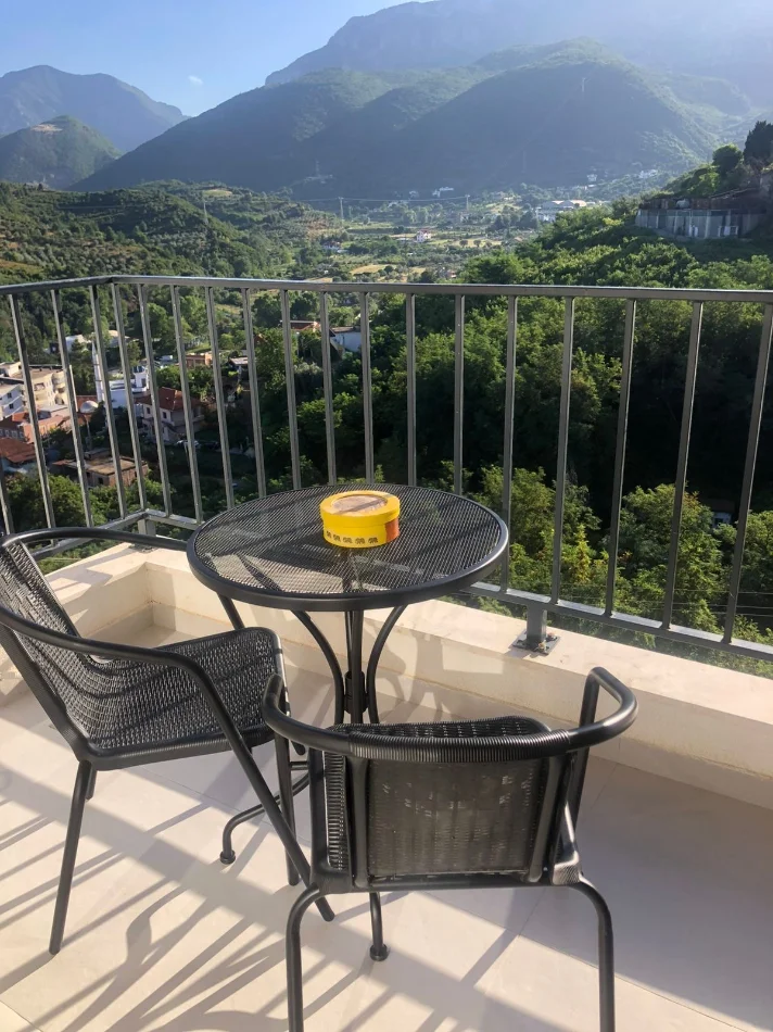 Tirane, shitet apartament 1+1 Kati 5, 65 m² 105.000 € (2 Luanet ne Linze)