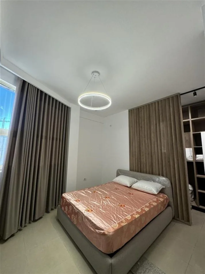 Tirane, jepet me qera apartament 1+1+Ballkon Kati 1, 60 m² 500 € (rruga Ferit Xhajko)