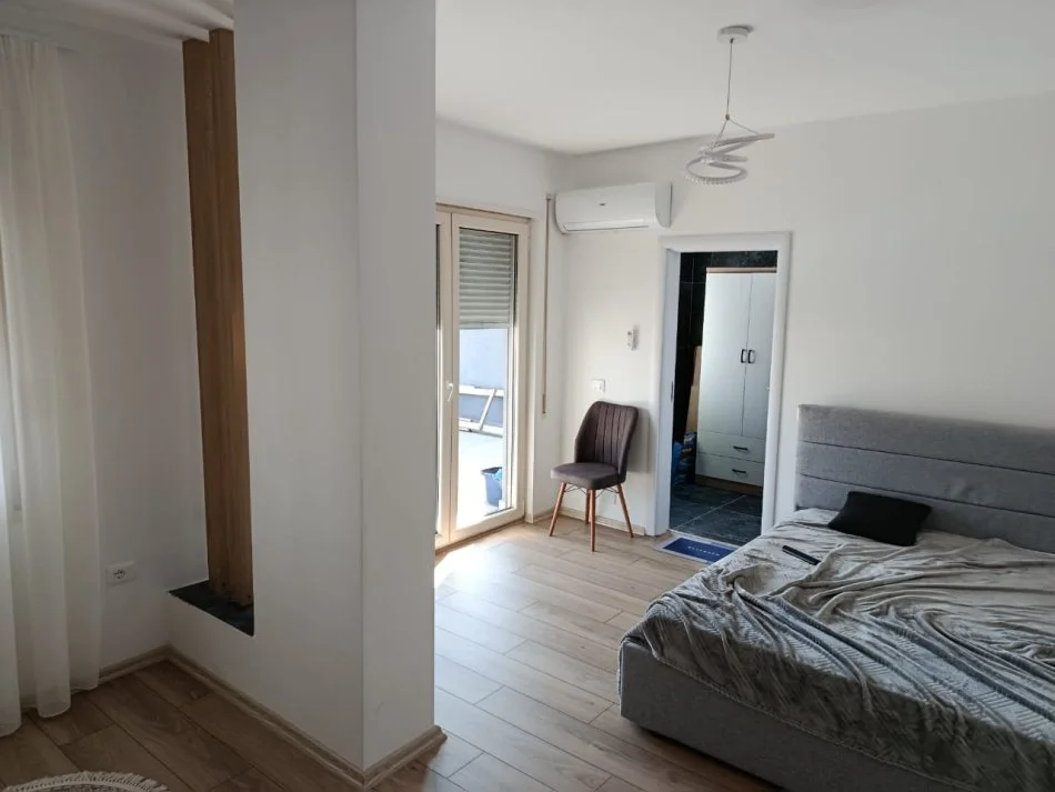 Pogradec, shitet apartament 1+1+Ballkon Kati 8, 190 m² 270.000 € (Liqeni i Pogradecit)