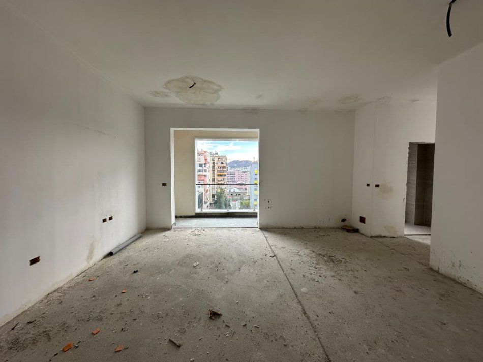 Tirane, shitet apartament 1+1 Kati 7, 70 m² 187.000 € (SQUARE 21)