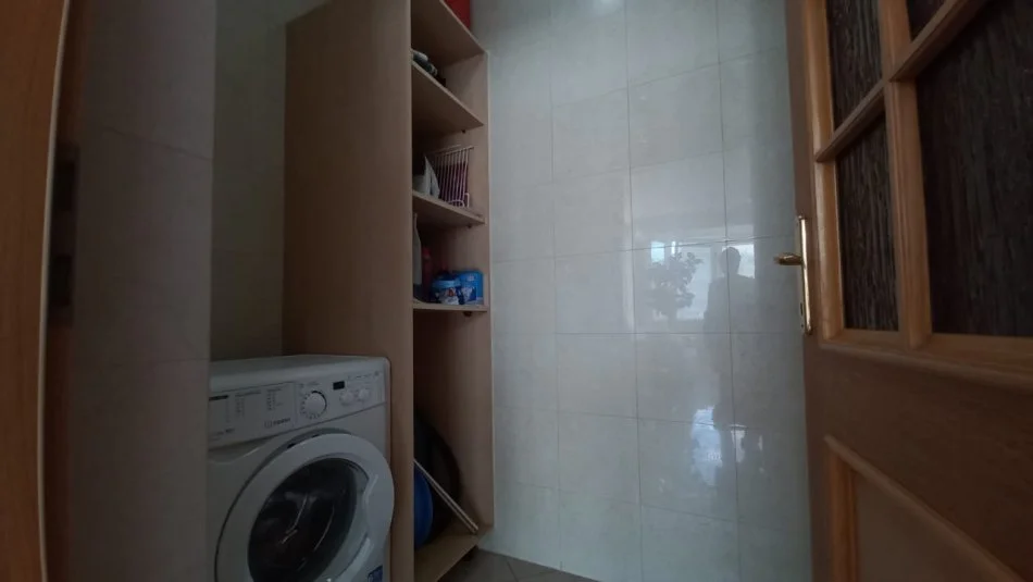 Tirane, jepet me qera apartament 1+1 Kati 4, 60 m² 600 €