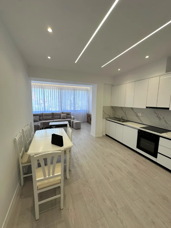 Durres, jepet me qera apartament 3+1 Kati 3, 150 m² 500 € (Shkozet,Durres)