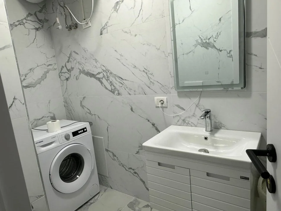 Tirane, jepet me qera apartament 2+1 Kati 6, 85 m² 600 € (Bulevardi Zogu i Pare)