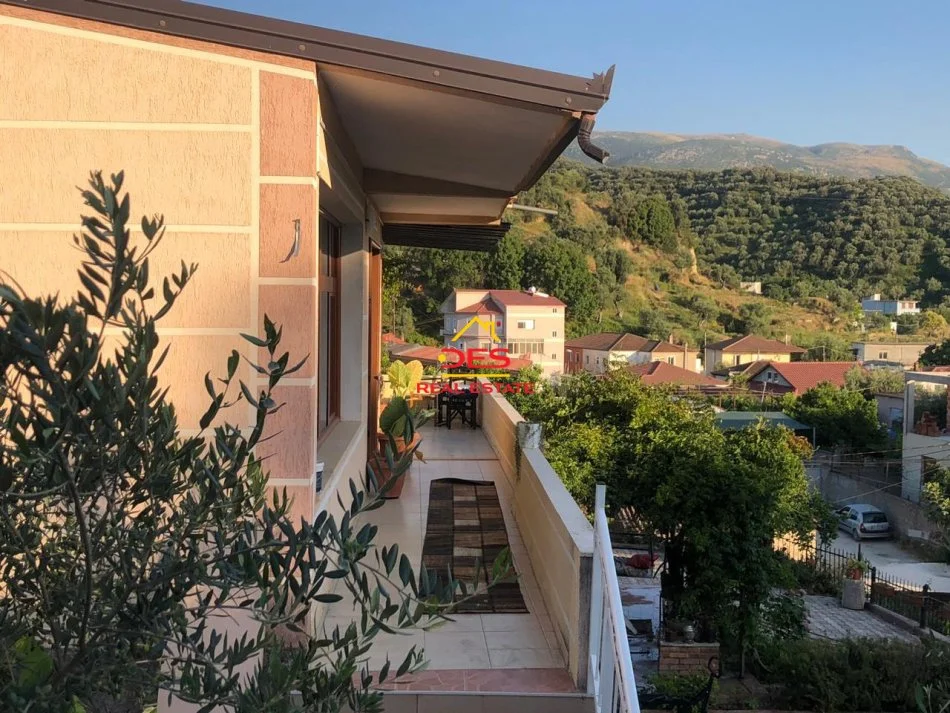 Vlore, jepet me qera shtepi 1+1+Ballkon Kati 2, 90 m² 500 € (Rruga Unaza)