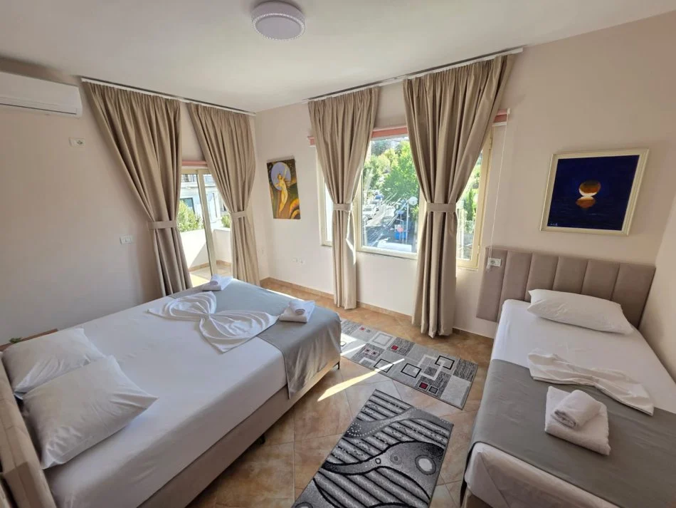 Tirane, jepet me qera apartament 2+1+Ballkon Kati 3, 90 m² 600 € (Rruga Rrapo Hekali)