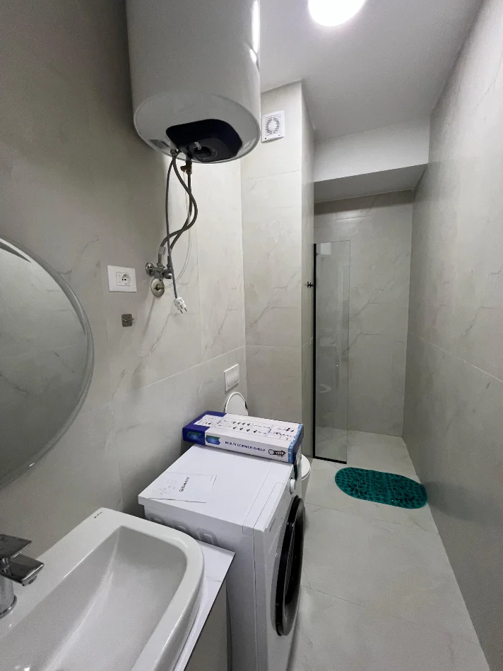 Tirane, jepet me qera apartament 1+1+Ballkon Kati 5, 50 m² 420 € (Rruga Pasho Hysa)