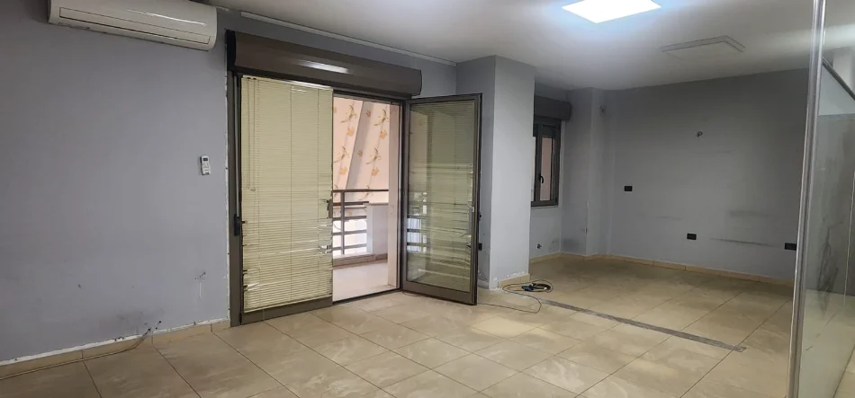 Tirane, shitet apartament 2+1+Ballkon Kati 5, 118 m² 377.280 € (Qender)