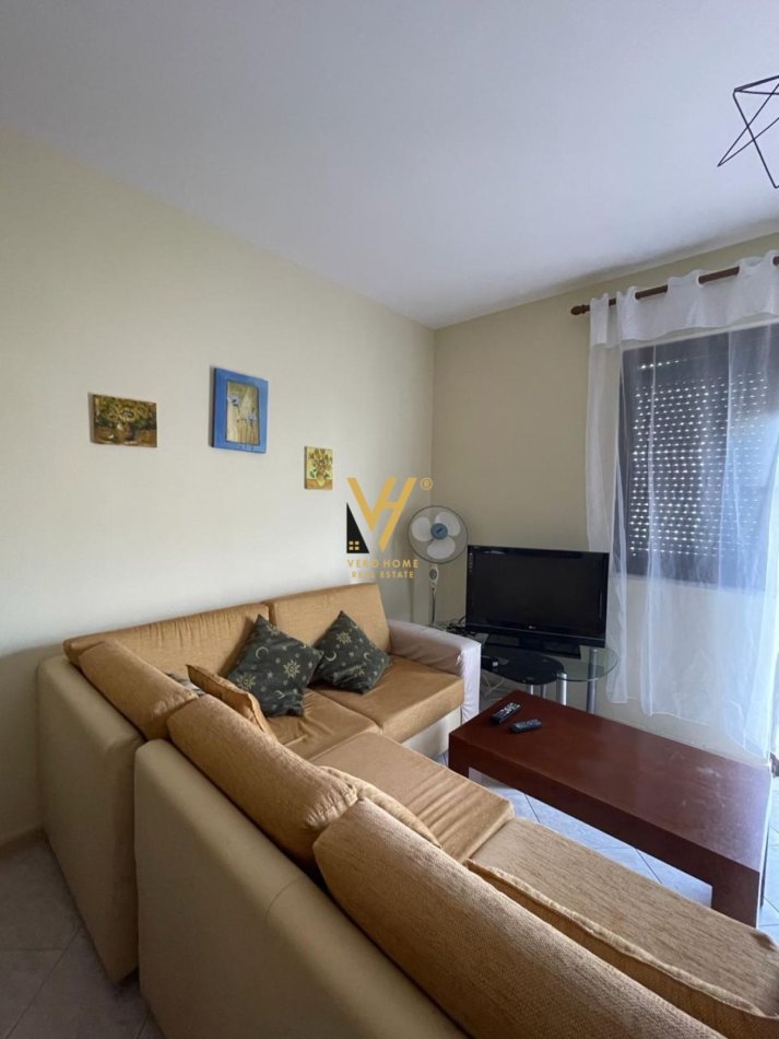 Durres, jepet me qera apartament 1+1+Ballkon Kati 3, 60 m² 350 € (DURRES)