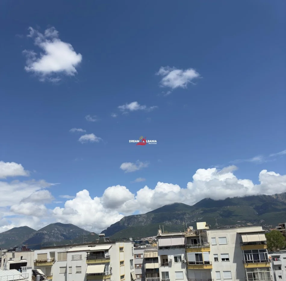 Tirane, jepet me qera apartament 2+1 Kati 4, 100 m² 450 € (tek Tregu Elektrik)