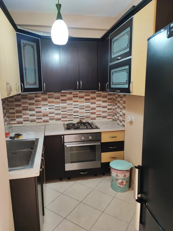 jepet me qera:apartament 2+1 plus garazh,Yzberisht