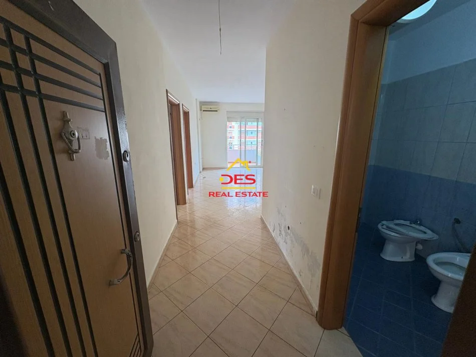 Vlore, shitet apartament 1+1+Ballkon Kati 5, 110 m² (Rruga Kosova)