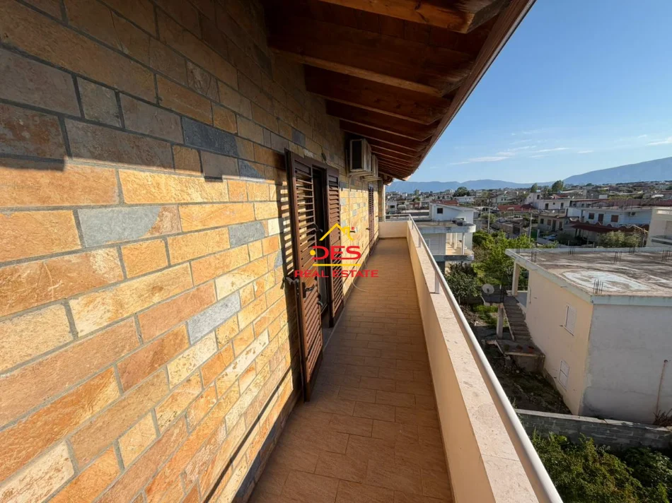 Vlore, jepet me qera Vile 3+1+Ballkon Kati 4, 110 m² 500 € (Rruga Sokrat Leka)