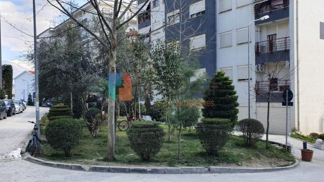 Tirane, shitet apartament 4+1 Kati 5, 138 m² 190.500 Euro (Rruga Hamdi Sina)