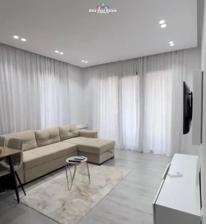 Tirane, jepet me qera apartament 1+1+Ballkon Kati 3, 70 m² 680 € (selvia)