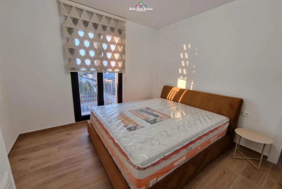 Tirane, jepet me qera apartament 2+1 Kati 8, 100 m² 800 € (qsut)