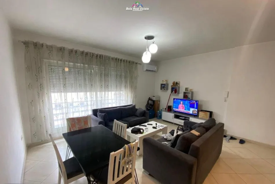 Tirane, jepet me qera apartament 1+1+Ballkon Kati 7, 65 m² 470 € (5 maj)