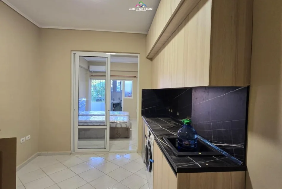 Tirane, jepet me qera garsonier Kati 2, 40 m² 530 € (21 dhjetori)