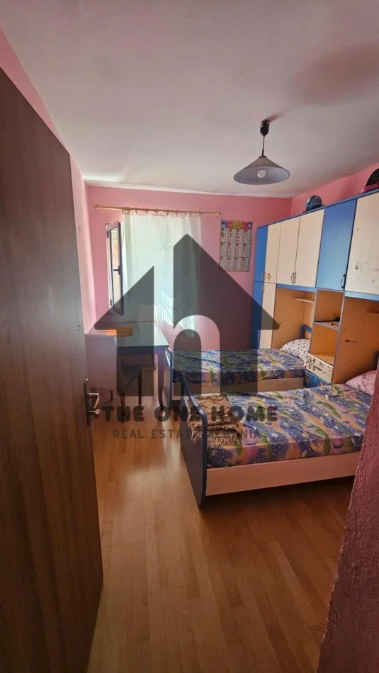 Tirane, jepet me qera apartament 1+1+Ballkon Kati 3, 66 m² 480 € (ISH 7 - XHUXHAT)