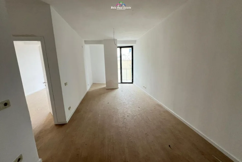 Tirane, jepet me qera zyre Kati 3, 70 m² 650 € (mine peza)