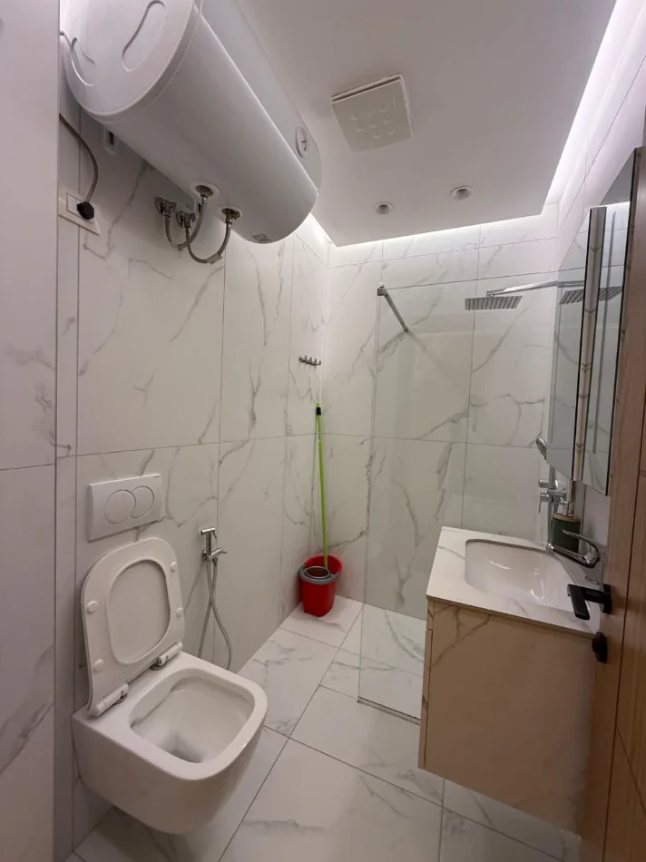 Me Qira: 1+1 (65m2) 📍Kodra e diellit/ Big Market (jo malore) Super investuar në detaje || Çdo gjë e re 🌸 50.000 Lekë/Muaj 🔥🔥