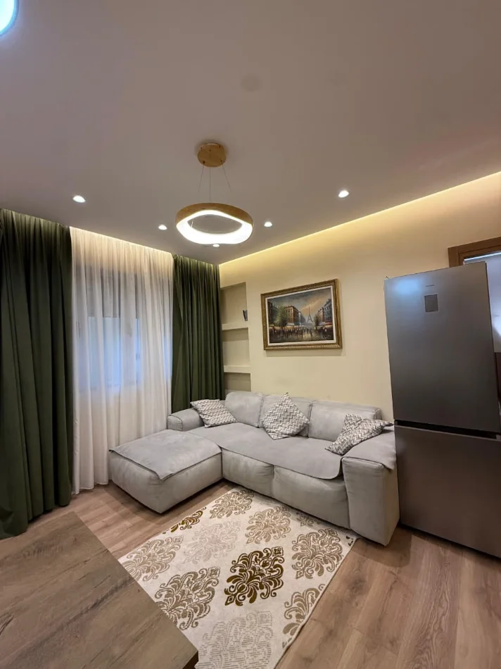 Me Qira: 1+1 (65m2) 📍Kodra e diellit/ Big Market (jo malore) Super investuar në detaje || Çdo gjë e re 🌸 50.000 Lekë/Muaj 🔥🔥