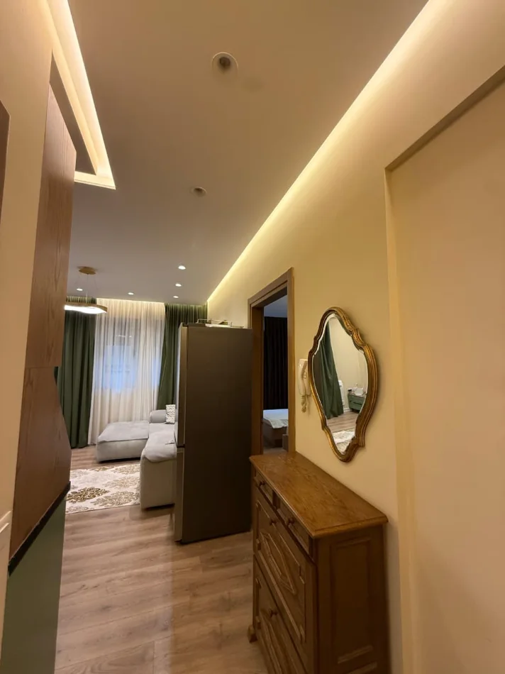 Me Qira: 1+1 (65m2) 📍Kodra e diellit/ Big Market (jo malore) Super investuar në detaje || Çdo gjë e re 🌸 50.000 Lekë/Muaj 🔥🔥