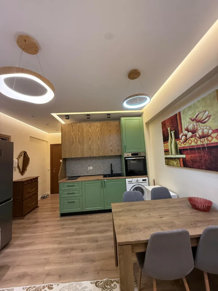 Me Qira: 1+1 (65m2) 📍Kodra e diellit/ Big Market (jo malore) Super investuar në detaje || Çdo gjë e re 🌸 50.000 Lekë/Muaj 🔥🔥