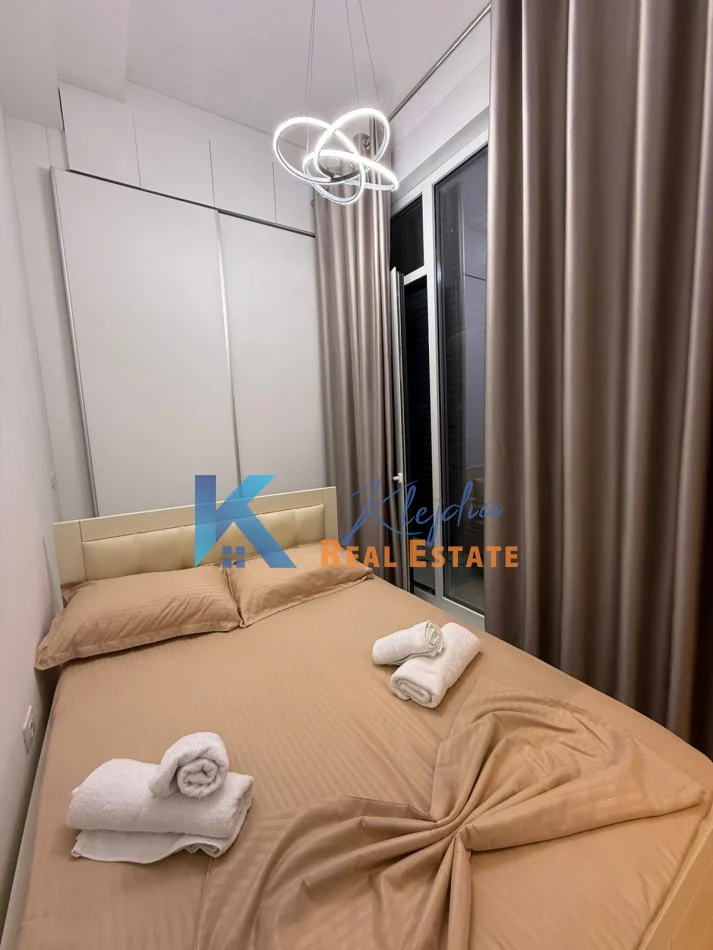 Tirane, jap me qera apartament 1+1+Ballkon Kati 0, 45 m² 500 € (21 Dhjetori, Kompleksi Kontakt)