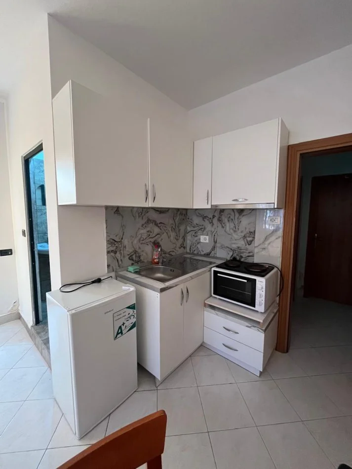Tirane, jepet me qera apartament 1+1 Kati 2, 30 m² 350 € (Sauk i ri)