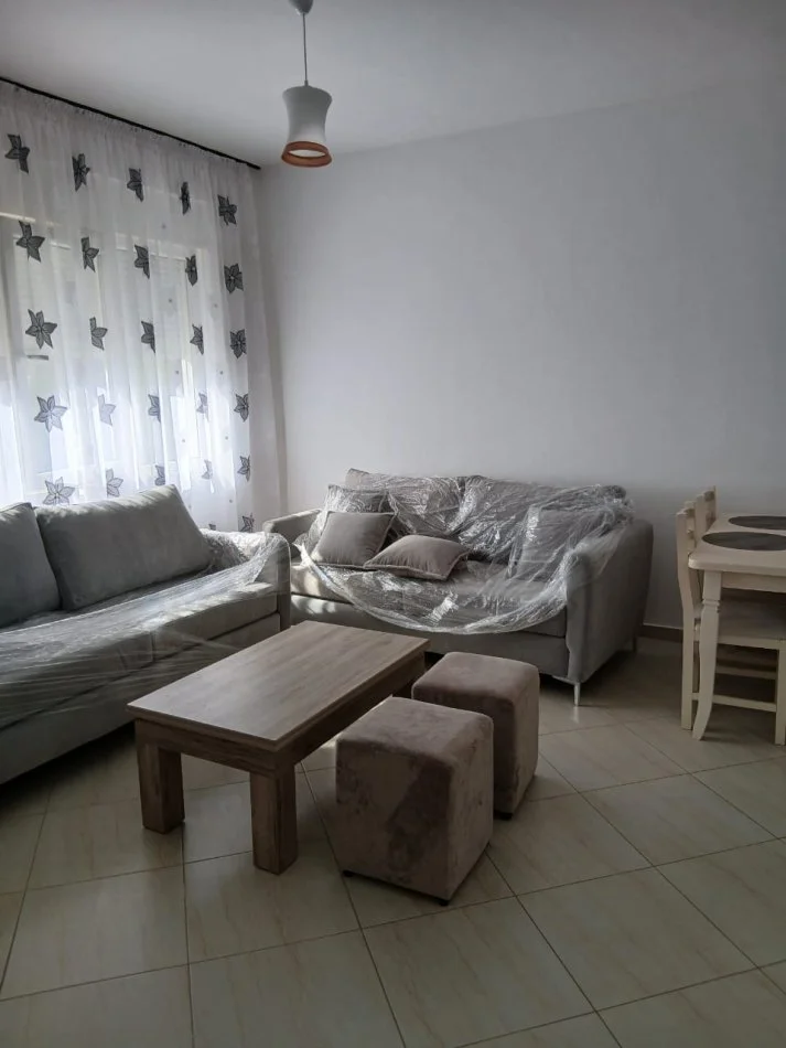 Tirane, jepet me qera apartament 2+1 Kati 2, 74 m² 500 € (Liqeni i Thatë)