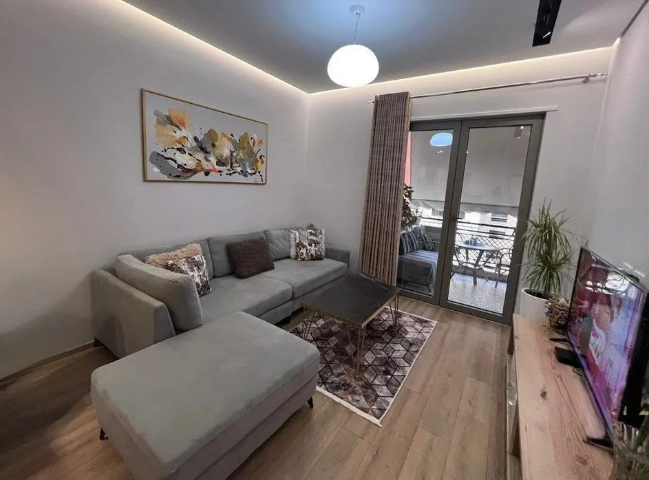 Tirane, shitet apartament 1+1 , 76 m² 250.000 € 
