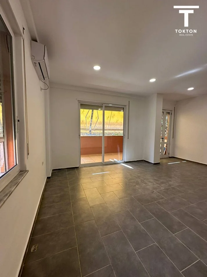 Tirane, shitet apartament 2+1 Kati 2, 128.000 € (Rruga Muhamet Deliu)