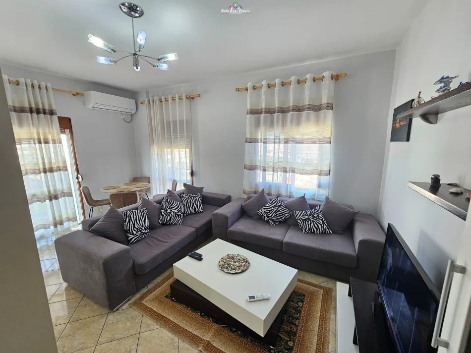Tirane, jepet me qera apartament 2+1 Kati 5, 90 m² 680 € (frosina plaku)