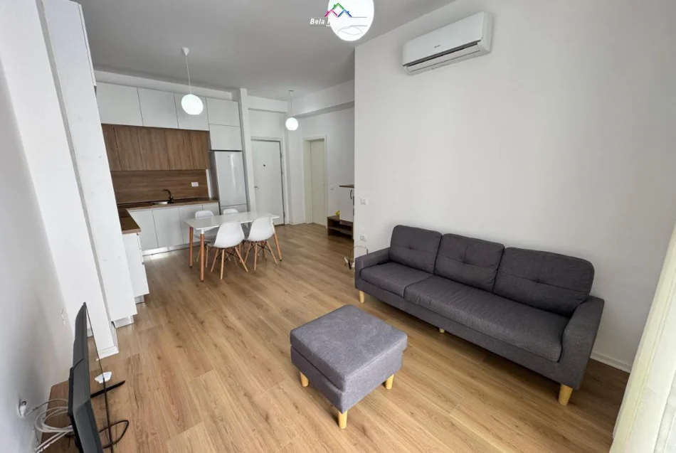 Tirane, jepet me qera apartament 1+1 Kati 5, 61 m² 410 € (ali demi)