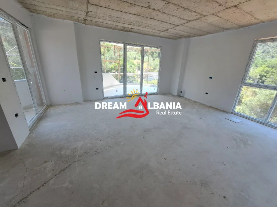 Tirane, shitet apartament duplex Dublex Kati 6, 234 m² 402.000 € (Liqeni i Thate)