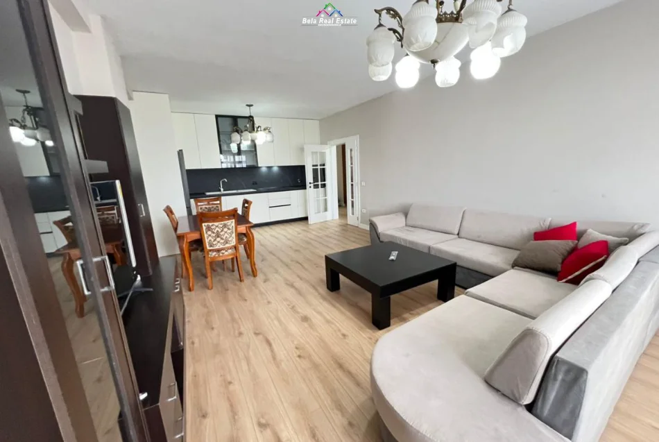 Tirane, jepet me qera apartament 2+1 Kati 5, 130 m² 875 € (21 dhjetori)