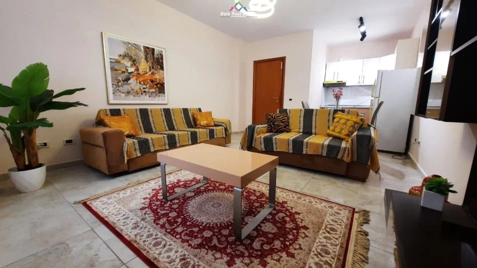 Tirane, jepet me qera apartament 1+1+Ballkon Kati 2, 75 m² 600 € (Kopshti Botanik dhe Zoologjik)