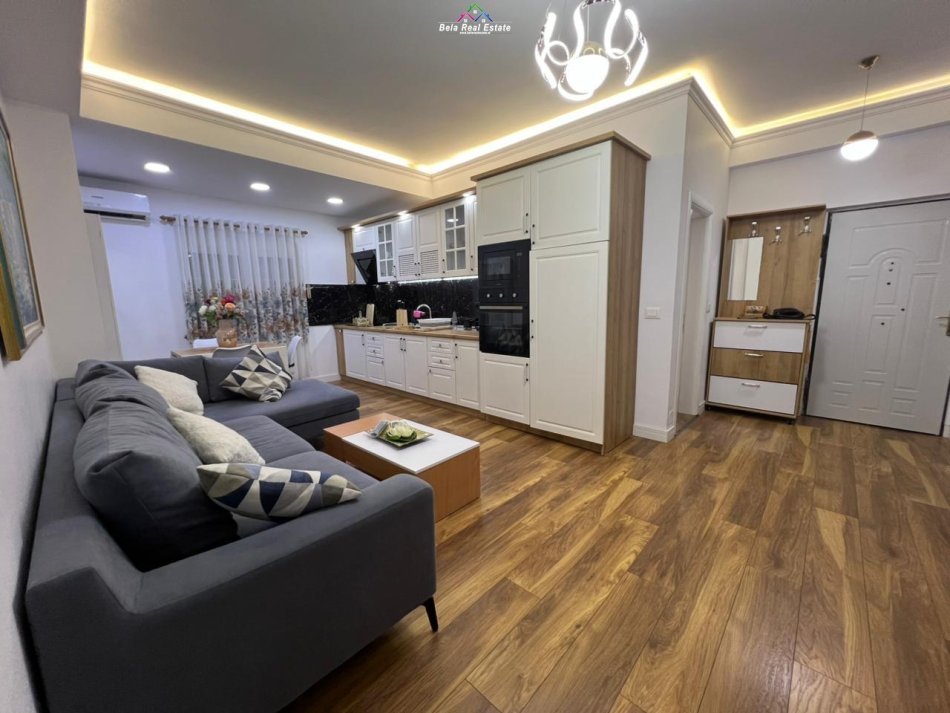 Tirane, jepet me qera apartament 1+1 Kati 3, 70 m² 750 € (Jepet Me Qera Apartament 1+1 Ne Bllok (ID B210480) Tirane)