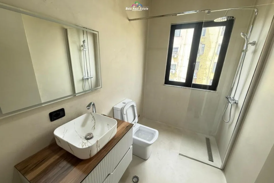 Tirane, shes apartament 2+1 Kati 7, 101 m² 265.000 € (pallati me shigjeta)